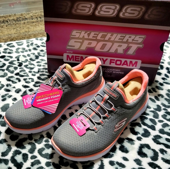 skechers foam tennis shoes
